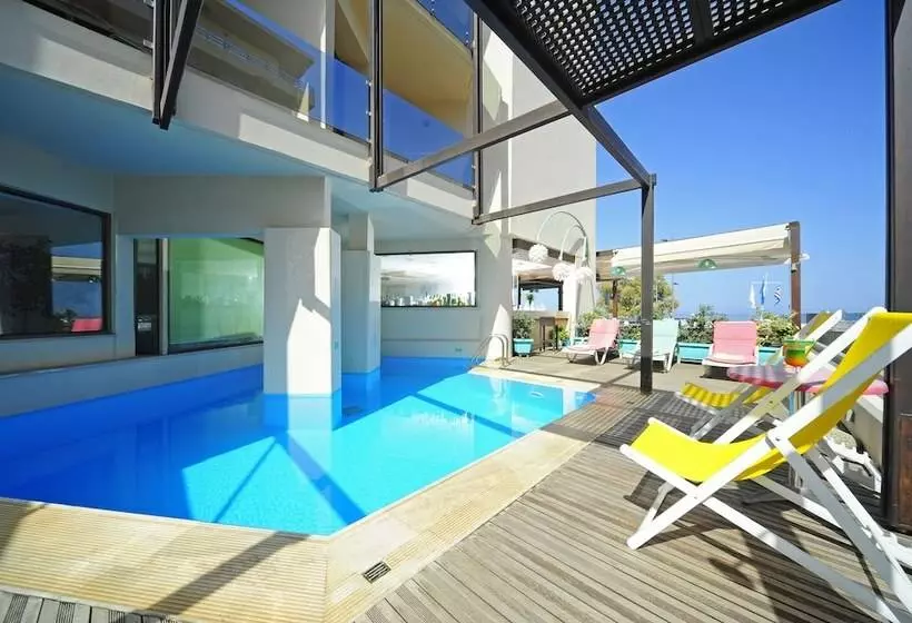 Steris Elegant Beach Hotel & Apartments