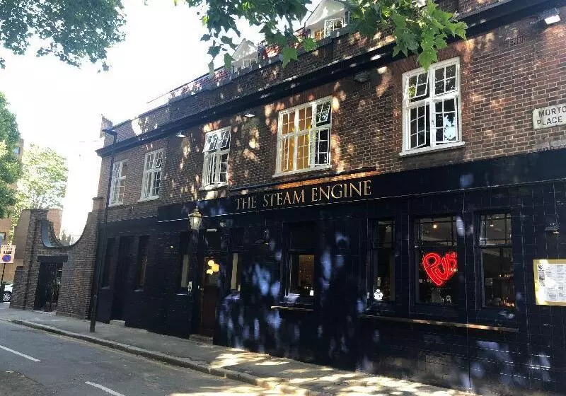 ユースホステル Publove @ The Steam Engine Waterloo