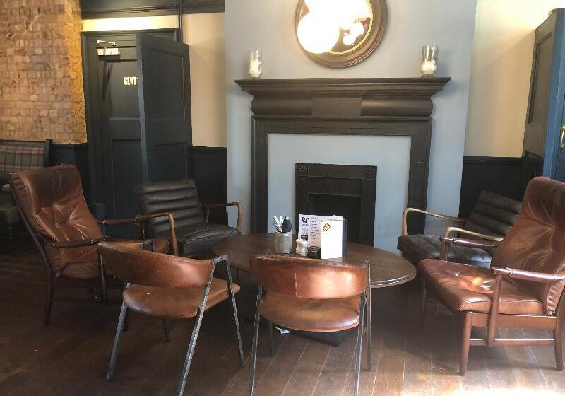 هاستل Publove @ The Steam Engine Waterloo