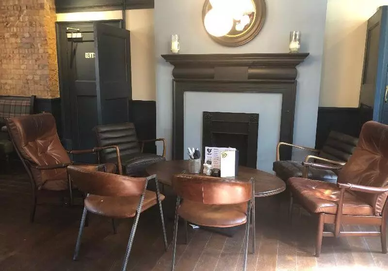 ユースホステル Publove @ The Steam Engine Waterloo