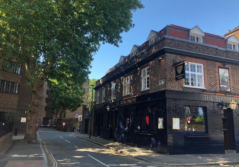 هاستل Publove @ The Steam Engine Waterloo