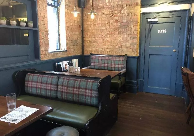 ユースホステル Publove @ The Steam Engine Waterloo