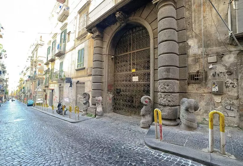 تختخواب و صبحانه Spaccanapoli Comfort Suites