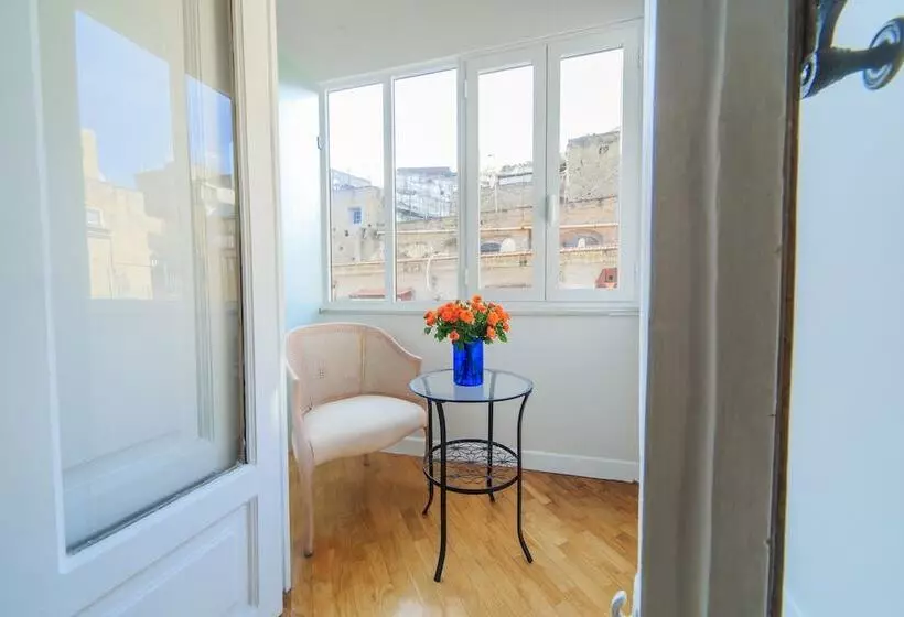 تختخواب و صبحانه Spaccanapoli Comfort Suites