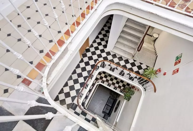 Hostelli Malaga City Suites