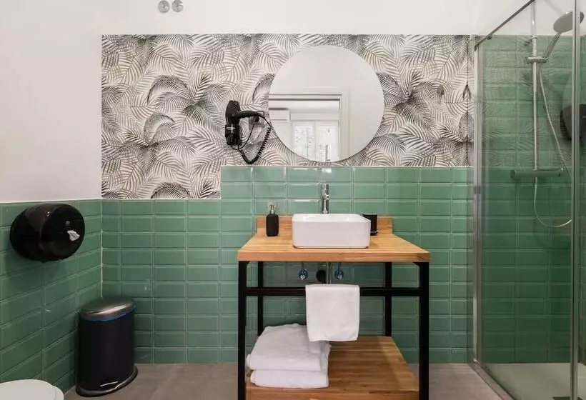 Hostelli Malaga City Suites