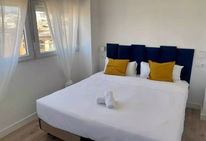 Hostelli Malaga City Suites