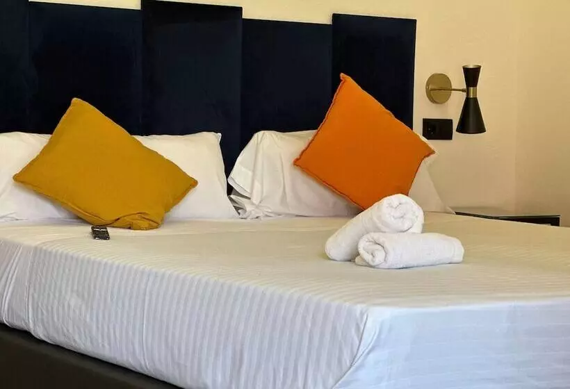 Hostelli Malaga City Suites
