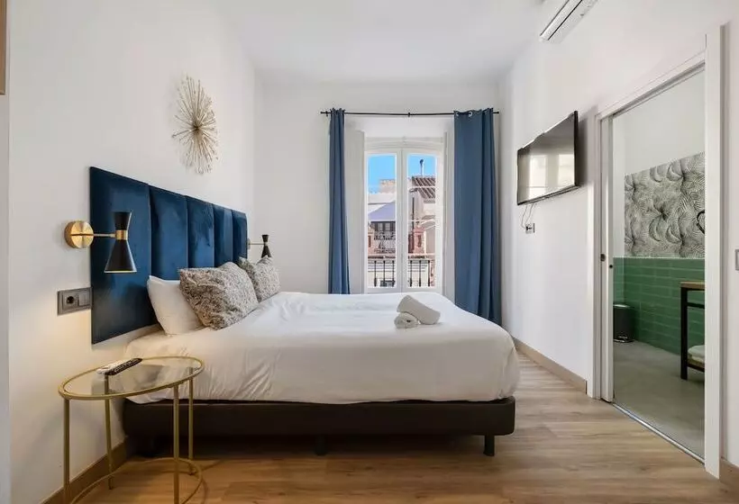Hostelli Malaga City Suites
