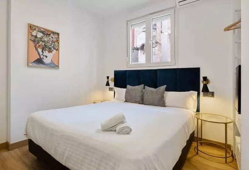 Hostelli Malaga City Suites