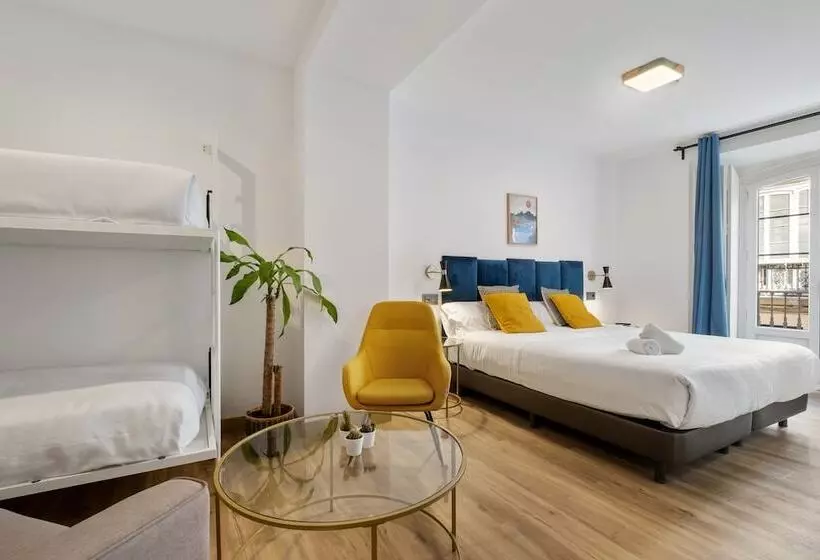 Hostelli Malaga City Suites