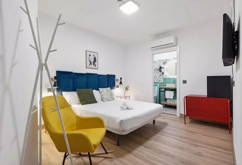 Hostelli Malaga City Suites