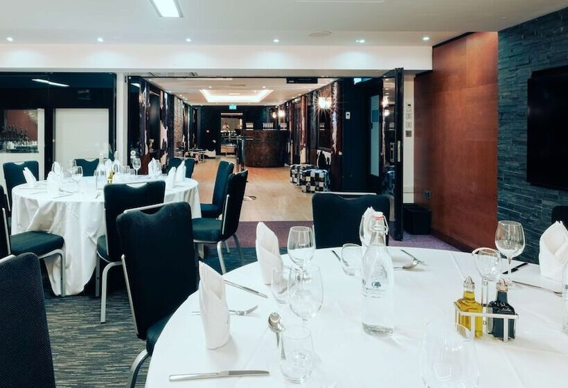 Отель Doubletree By Hilton London Greenwich