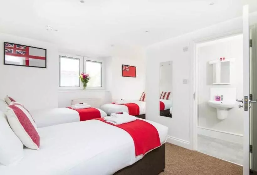 هتل Hamptons Brighton