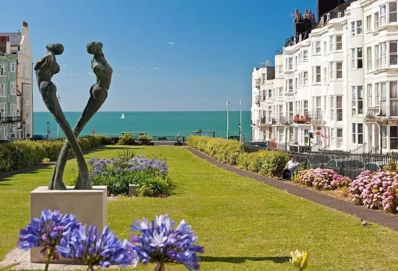 هتل Hamptons Brighton