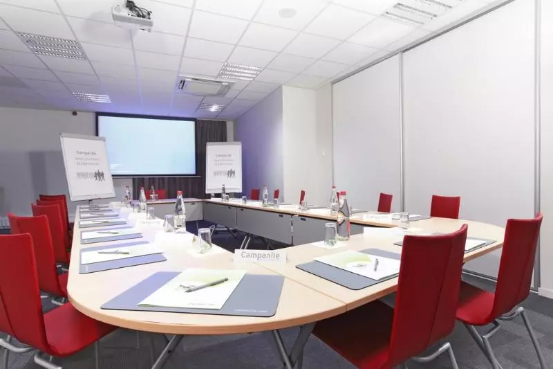 Отель Moxy Amiens