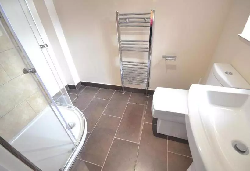 Hotel Premier Lodge Central