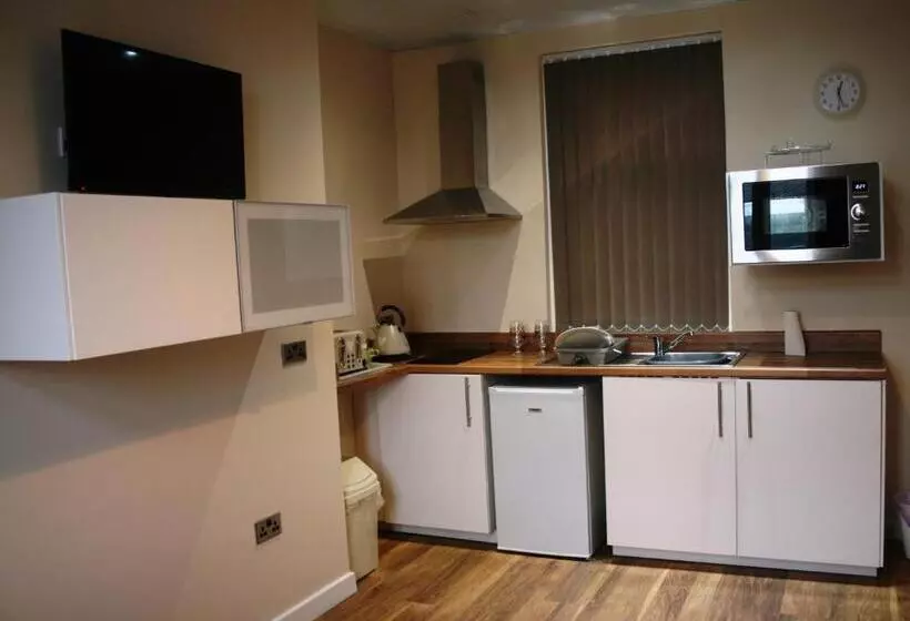 Hotel Premier Lodge Central