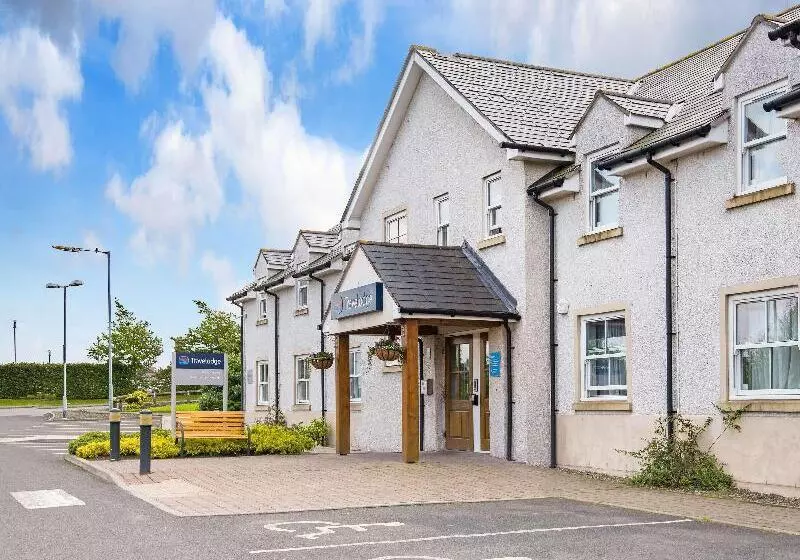 Отель Travelodge Perth A9