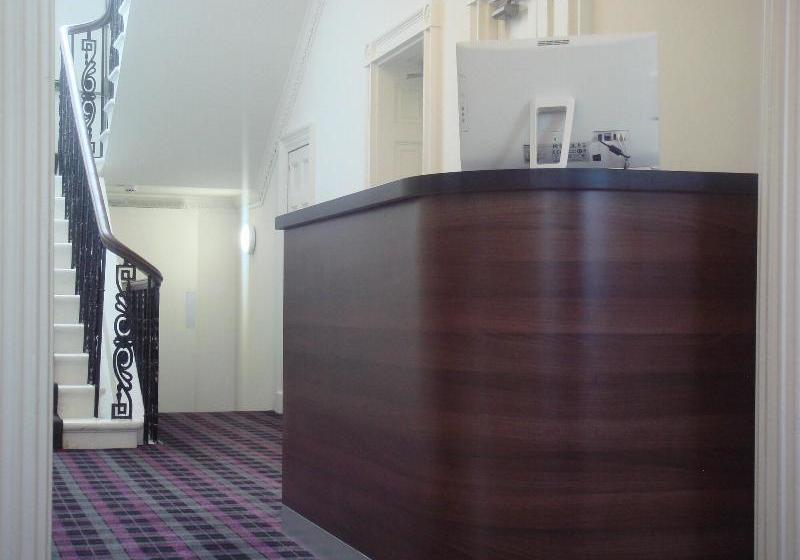 Lomond Airport Hotel