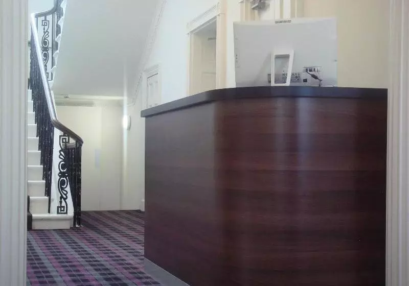 Lomond Airport Hotel