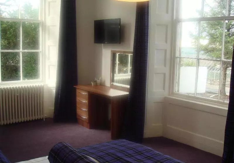 Lomond Airport Hotel