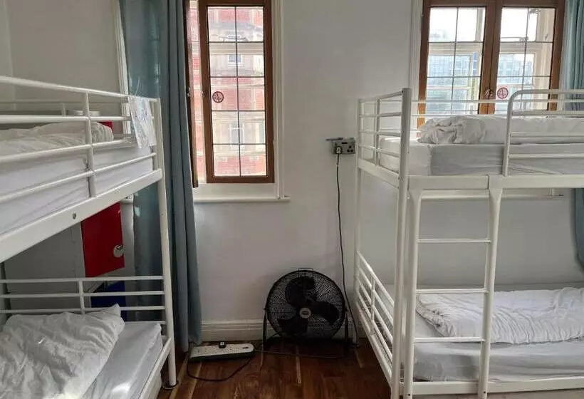 The Walrus Bar And Hostel