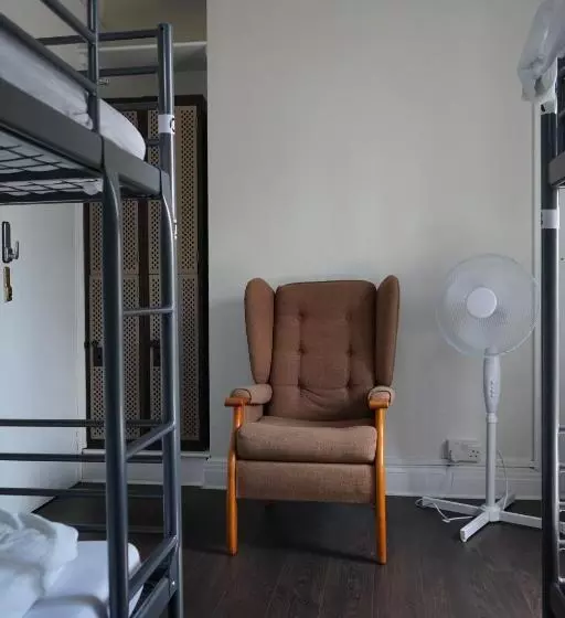 The Walrus Bar And Hostel