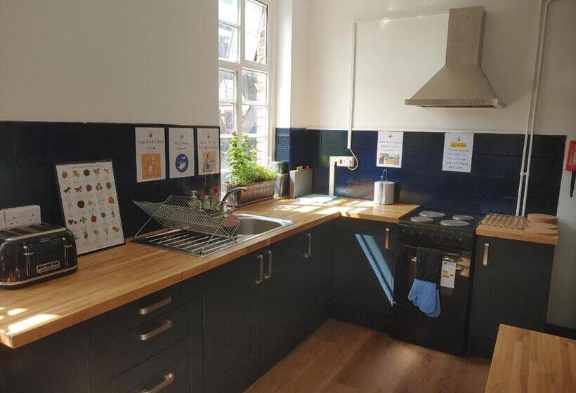 The Walrus Bar And Hostel