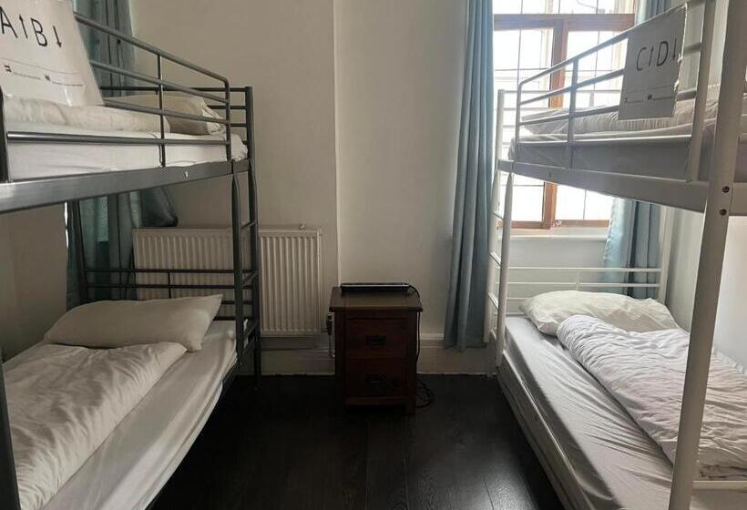 The Walrus Bar And Hostel