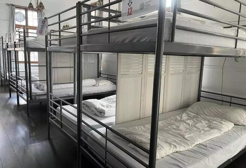 The Walrus Bar And Hostel