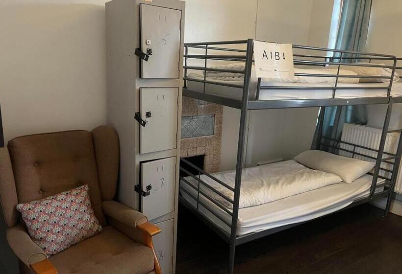 The Walrus Bar And Hostel