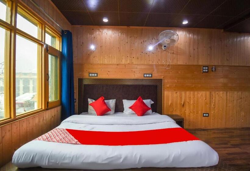 Hotel Oyo 66476  Divine Kashmir
