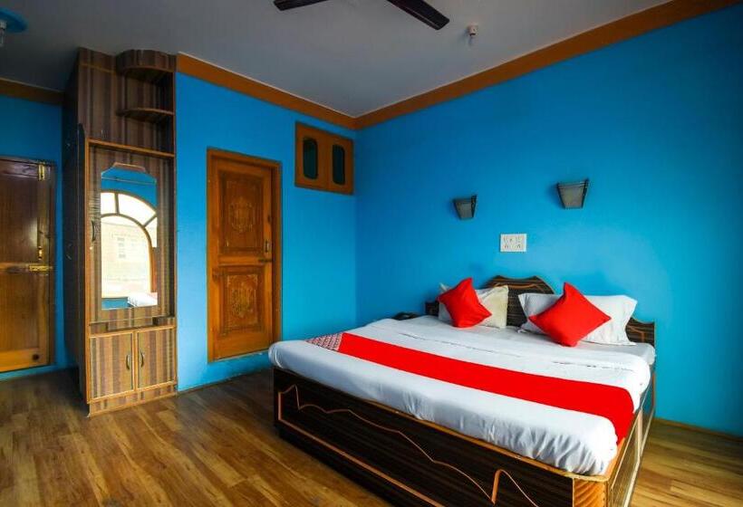 Hotel Oyo 66476  Divine Kashmir