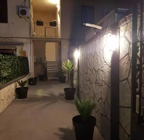 پانسیون Th Luxury Fly