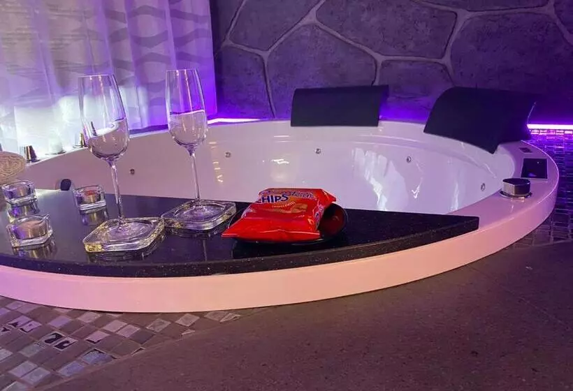 پانسیون Th Luxury Fly