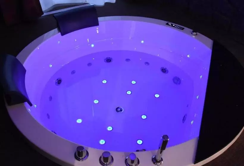 پانسیون Th Luxury Fly