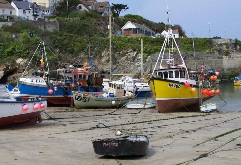 Trevellis Bed And Breakfast