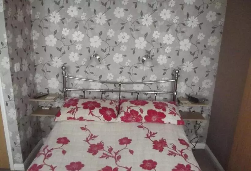 צימר Tudor House