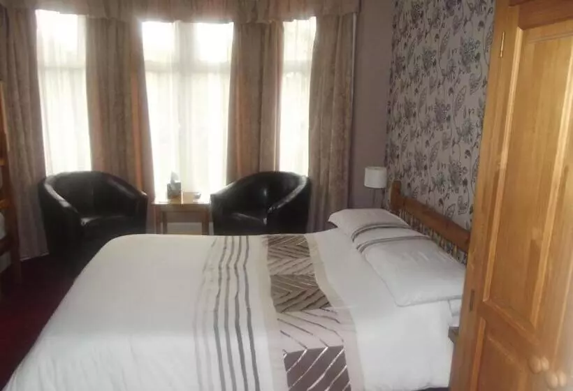 צימר Tudor House