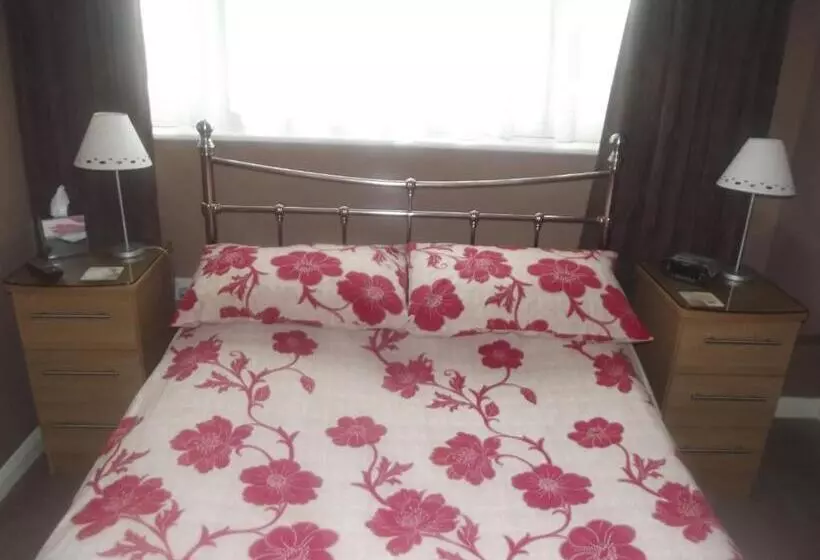 צימר Tudor House