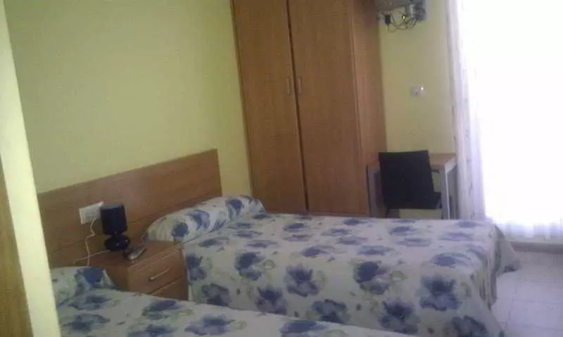 ユースホステル Hostal Restaurante La Florida