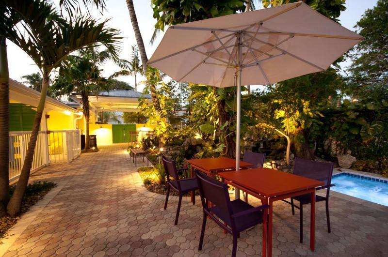 فندق Almond Tree Inn  Adults Only