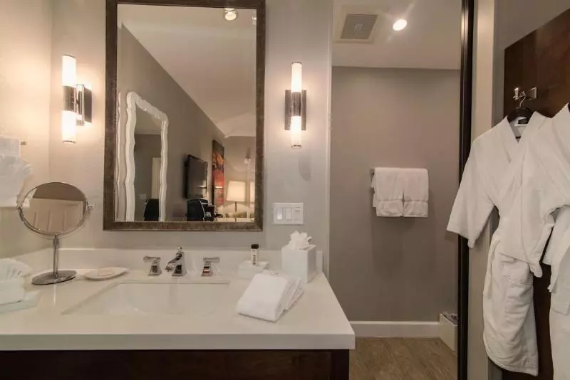 Отель Almond Tree Inn Adults Only