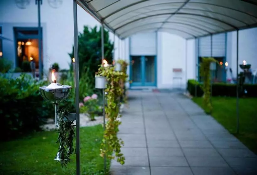 Отель Am Schloss