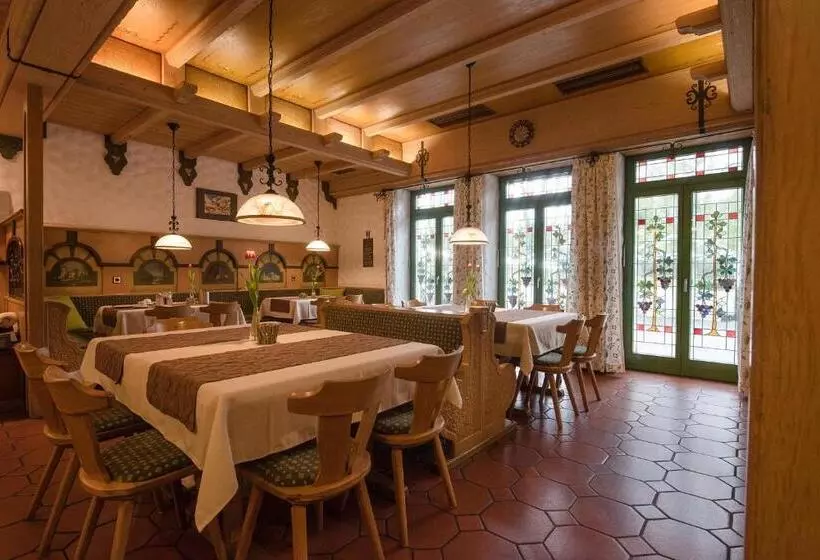 Отель Am Schloss