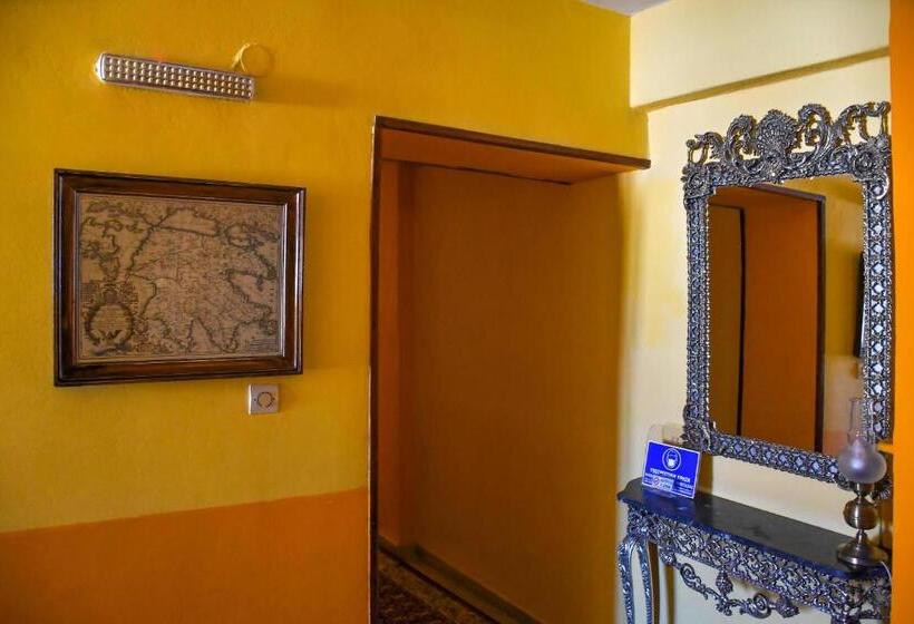 בית מלון כפרי Byron Traditional