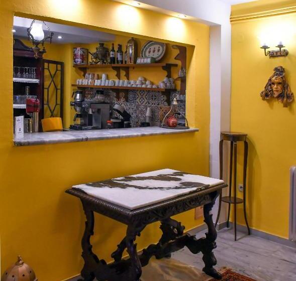 בית מלון כפרי Byron Traditional