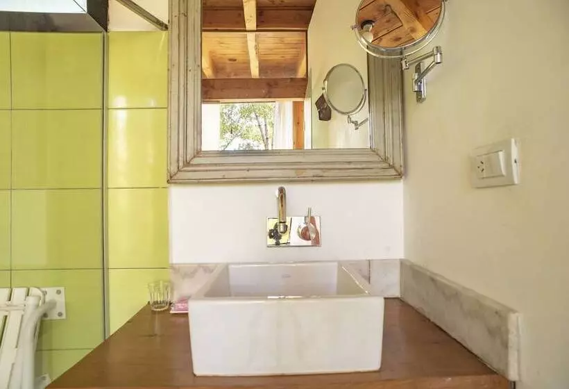 هتل Colina Del Manzano