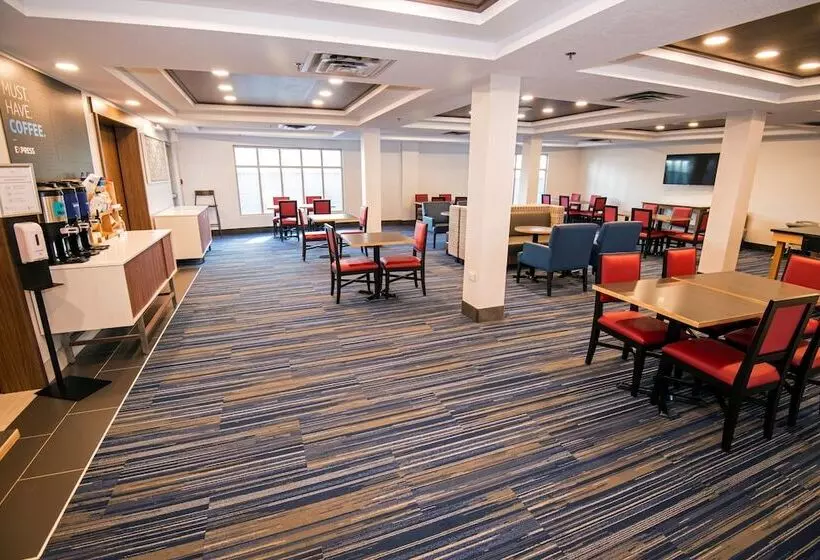 Holiday Inn Express Hotel & Suites Hinton, An Ihg